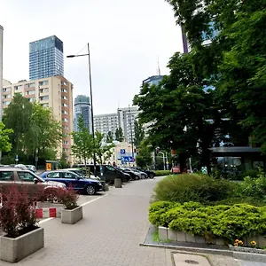 https://yourapart-krlewska-43.warsawhotelspoland.com